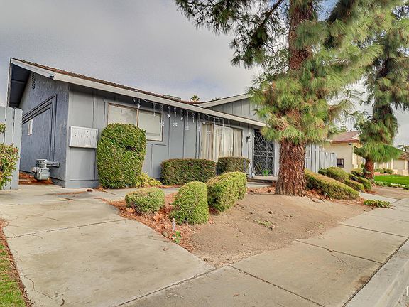 2nd image of 3840 White Ln