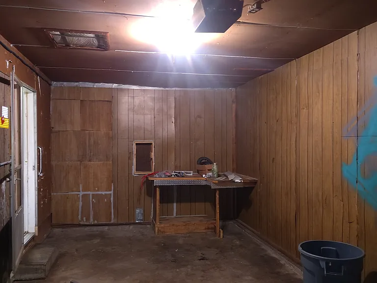 910 Holiday Dr — Photo 15