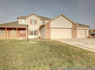 104 Walden Pond Blvd, Monticello, IL 61856