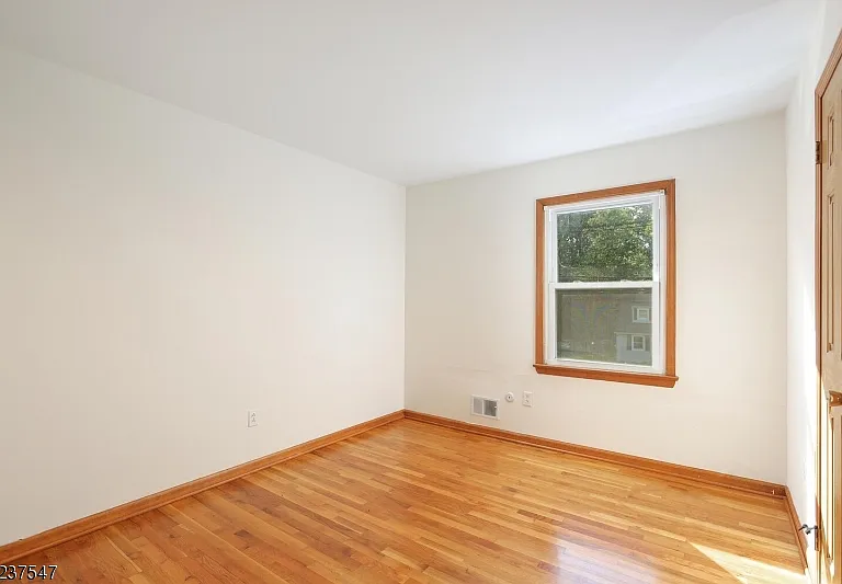 2128 W Broad St — Photo 18