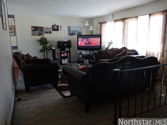 3rd image of 2175 Cowern Pl E