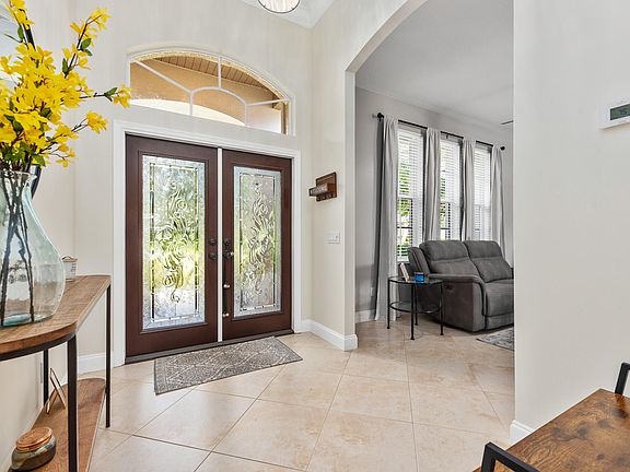 4th image of 4904 SW Lake Grove Circle