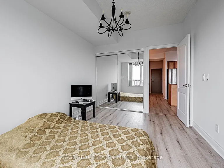319 Merton St #1205 — Photo 15