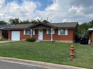 721 SW 3rd St, Moore, OK 73160