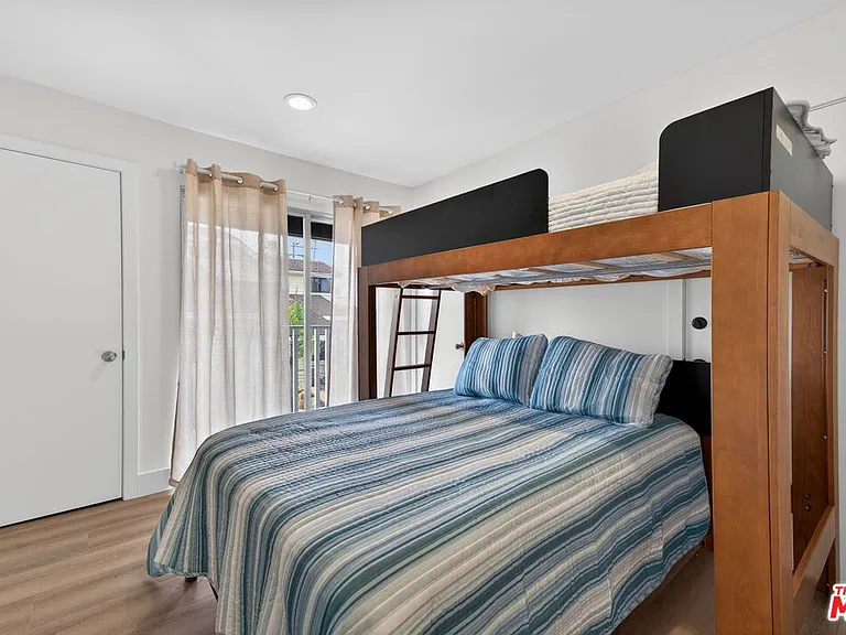 6819 E Ocean Blvd — Photo 47
