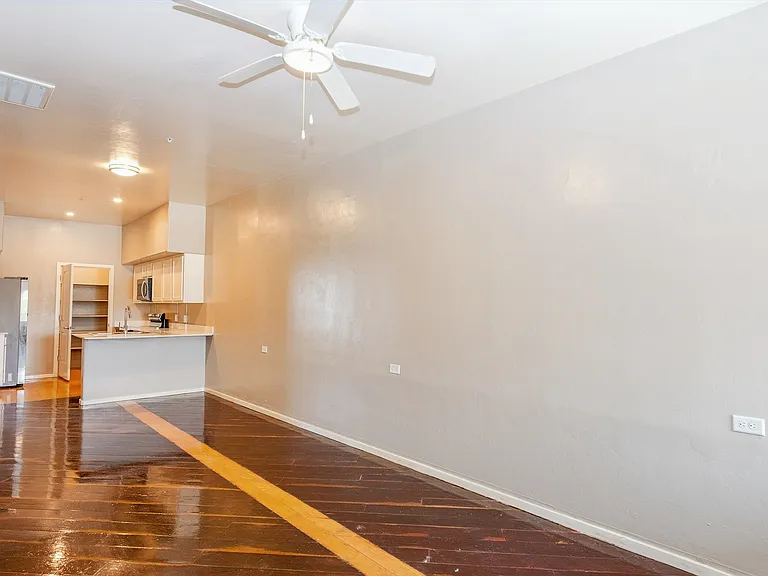 New 2br2ba "semi loft-style" Living Room