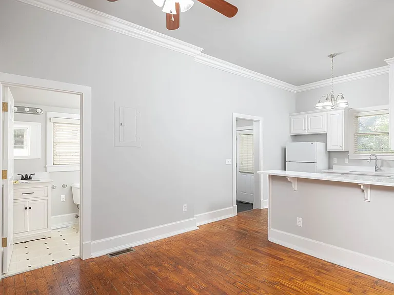 349 N Rollston Ave — Photo 17