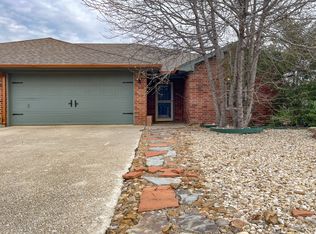 10145 Valencia Dr #B, Waco, TX 76708