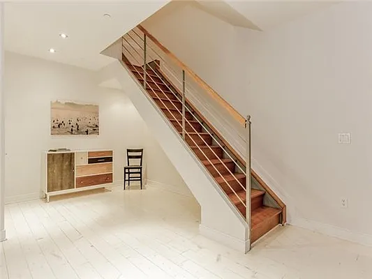 Sold by Avenue Sotheby's International Realty | media 9