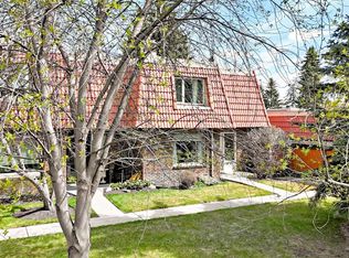 714 W Willow Park Dr SE #8, Calgary, AB T2J 0L8