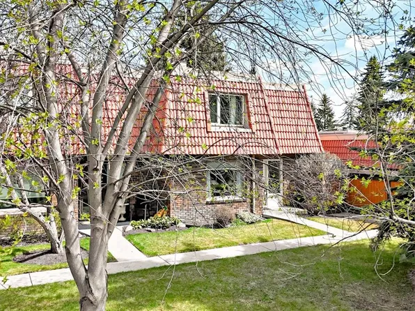 714 W Willow Park Dr SE #8, Calgary, AB T2J 0L8