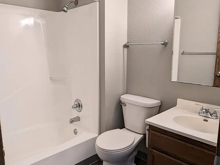100 Oak St #22 — Photo 7