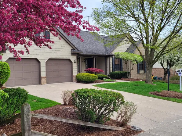 9693 Normandy Dr, Plymouth, MI 48170