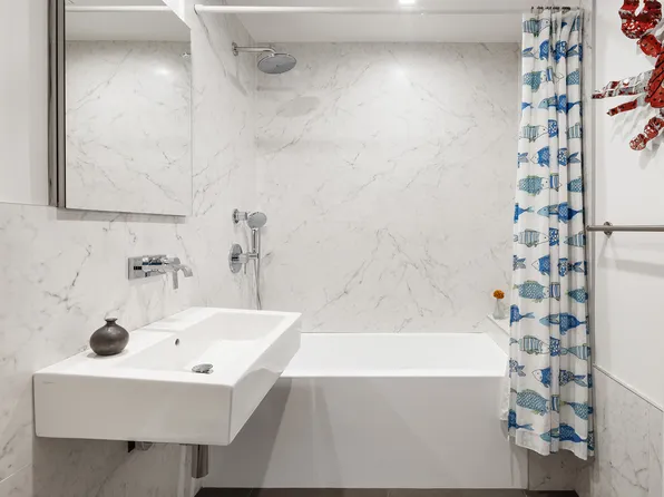 336 Saint Mark's Avenue image 8 of 10