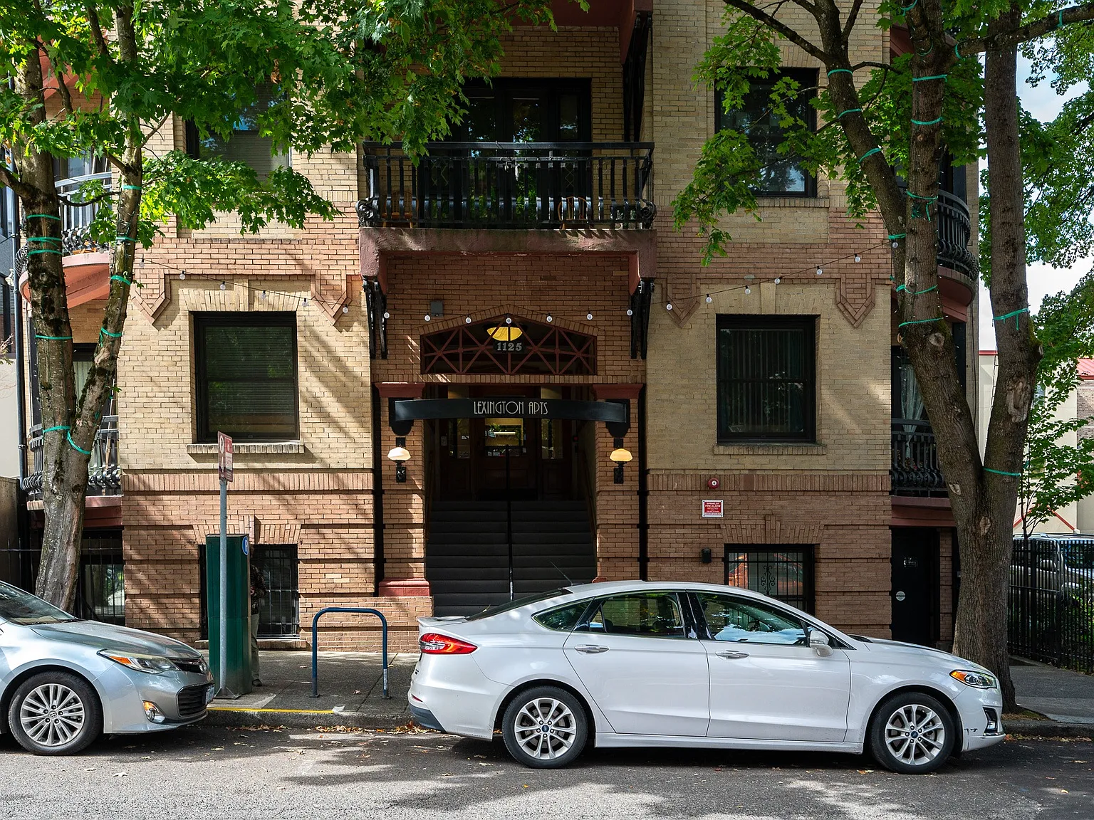Lexington Apartments — Photo 3