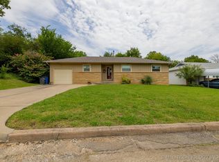 5917 E 26th Pl, Tulsa, OK 74114