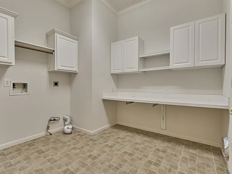 118 Robindale Cir — Photo 21