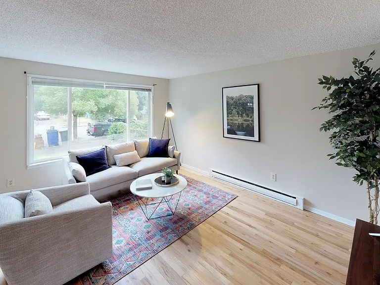3535 N Borthwick Ave — Photo 2