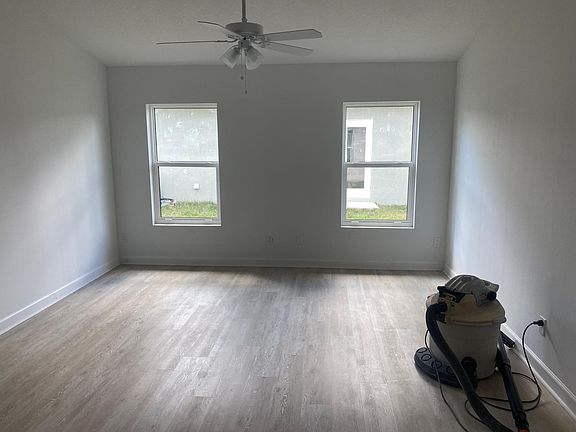 3rd image of 1325 26th Ct SW