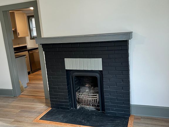 2nd image of 395 Dorsey Ave #A