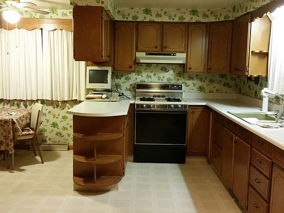5th image of 2413 Calumet Dr