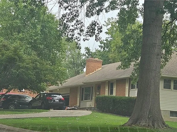4803 Hedges Ave, Kansas City, MO 64133