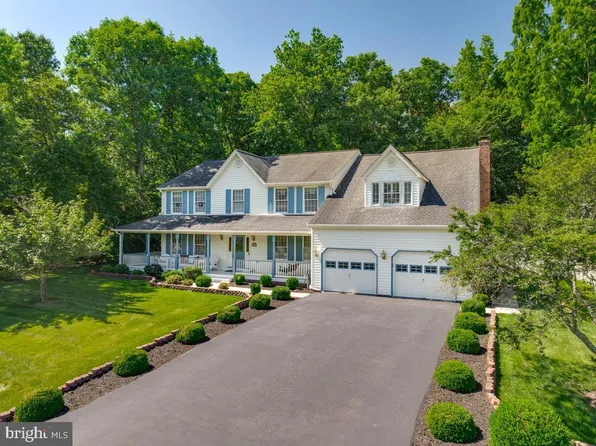 8809 Cottongrass St, Waldorf, MD 20603