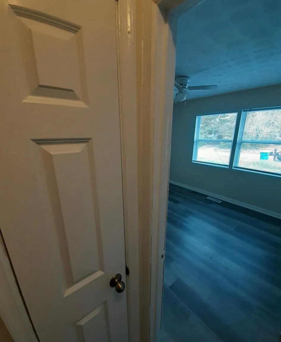 665 Aubrey Dr — Photo 3