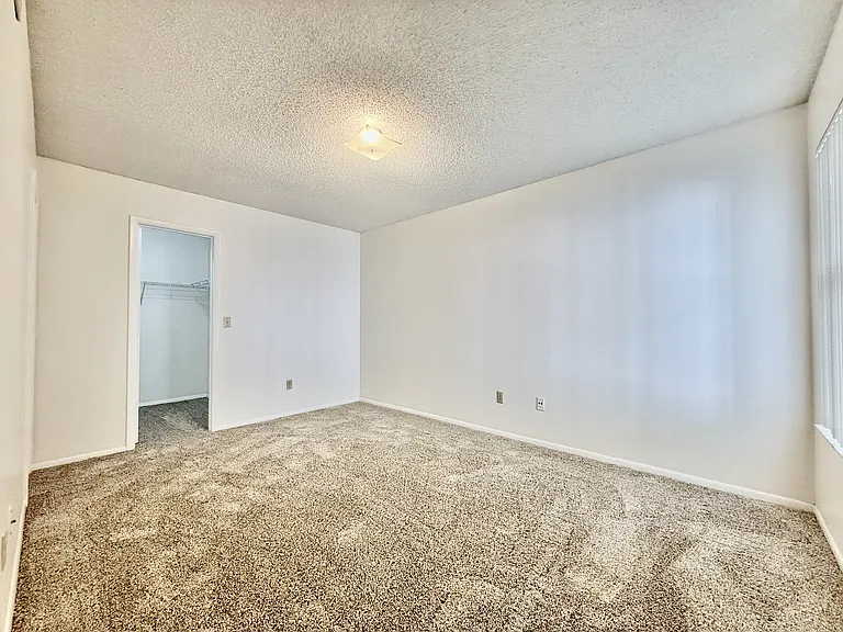 463 E Springtree Way — Photo 17