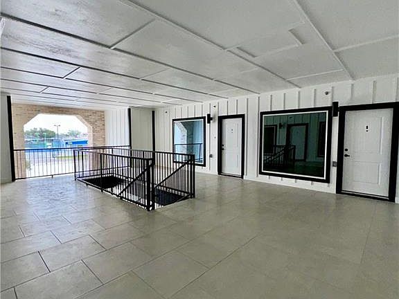 2nd image of 716 Ragland St Unit 8