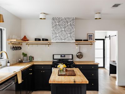 2202 E 2nd 1/2 St, Austin, TX, 78702