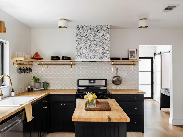 2202 E 2nd 1/2 St, Austin, TX 78702