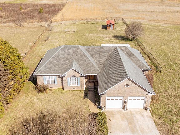 5th image of 185 Leath Ln