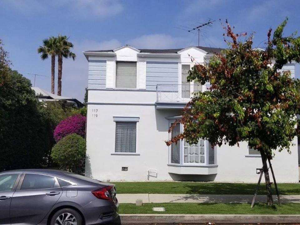 2nd image of 117 1/2 S Flores St