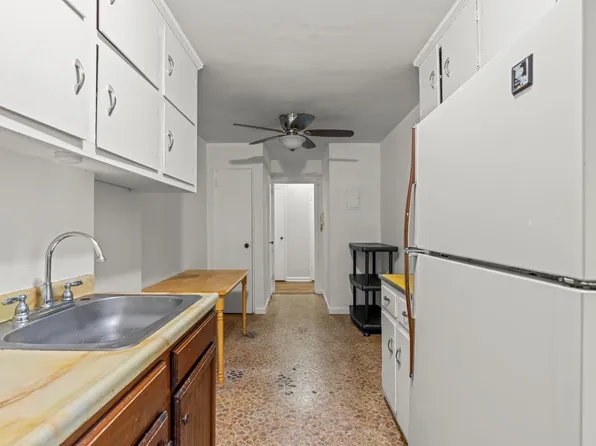 243 Mcdonald Avenue image 3 of 16