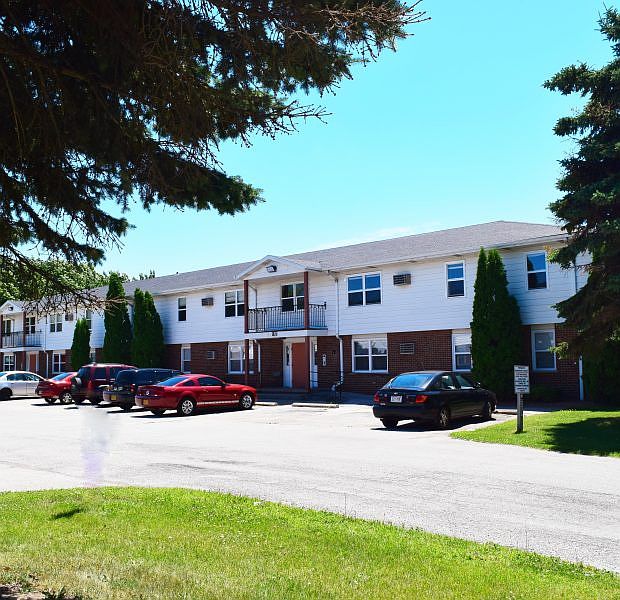 1st image of 1141 Packerland Dr #1