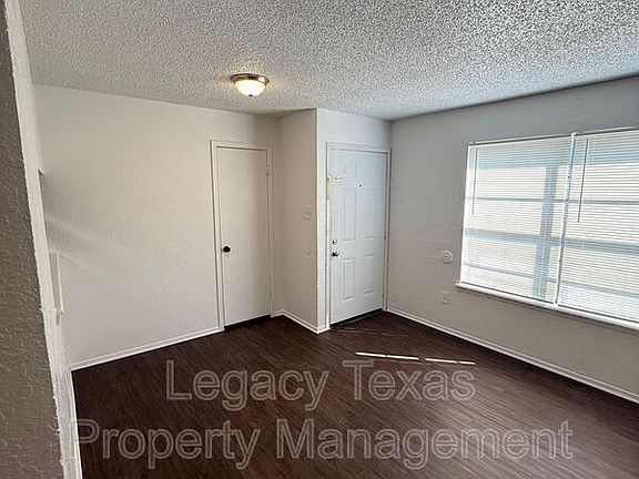 3rd image of 1715 Short St APT D