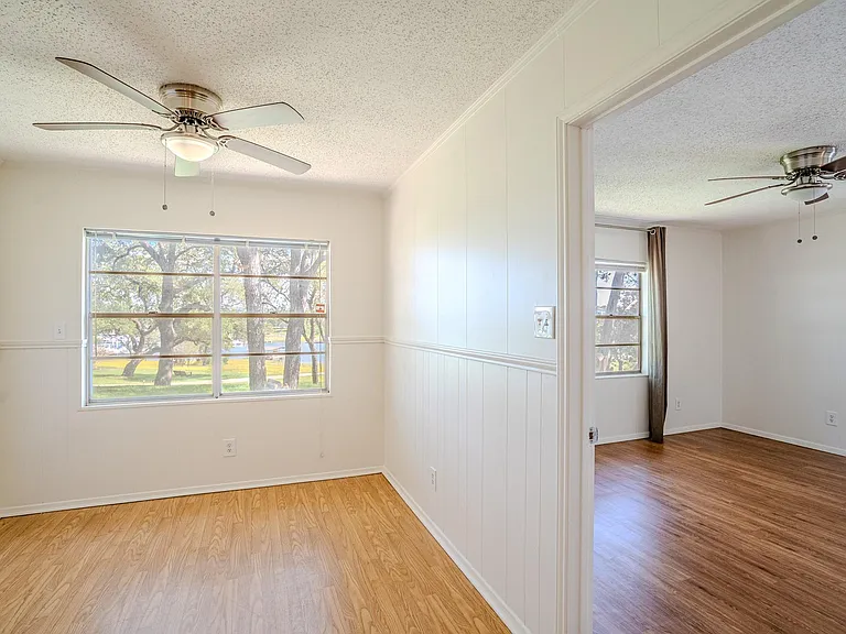 16013 Edwards Dr — Photo 11