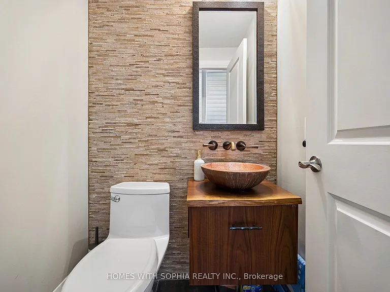 162 Glenvale Blvd — Photo 38