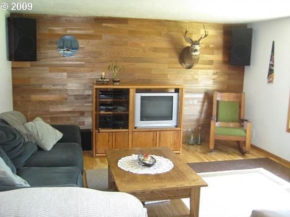 169 Ferndale Dr., Eugene, OR