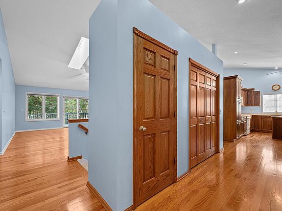 4th image of 2237 31st Ave #2