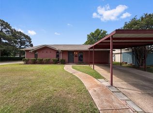 1102 Hillwood Dr, Lewisville, TX 75067