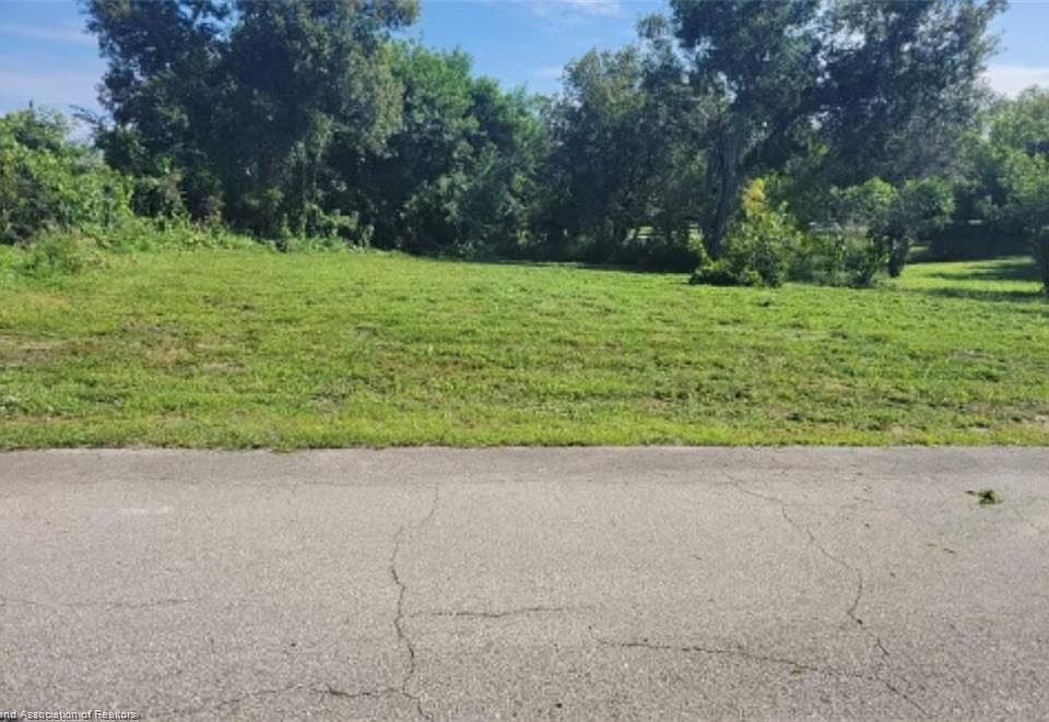 1st image of 102 Holly Hill Dr