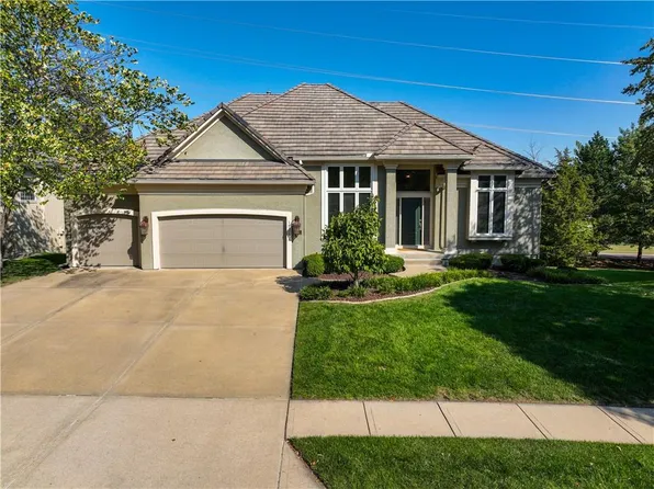 14513 Ballentine St, Overland Park, KS 66221