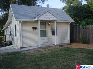 4532 Oak St, Omaha, NE 68106