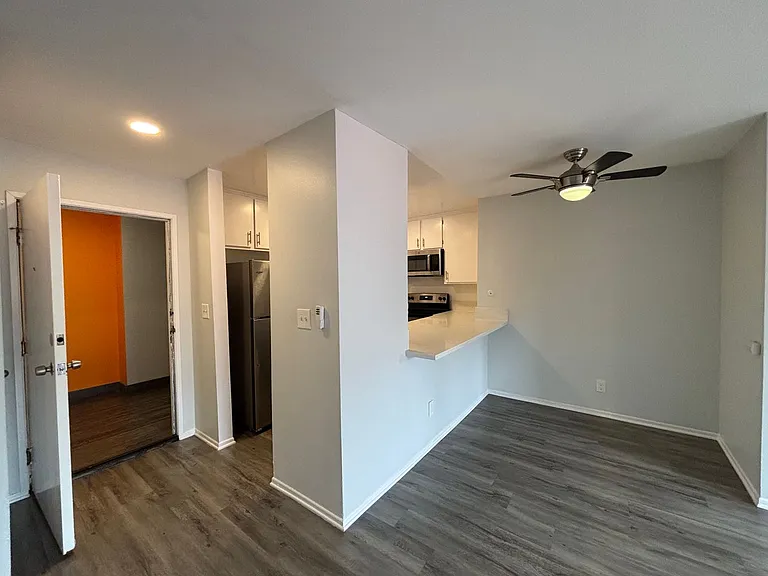 2039 North Las Palmas Ave — Photo 35