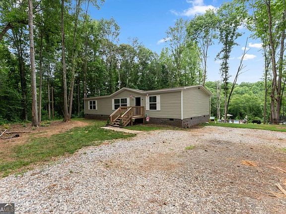 3rd image of 260 Falcon Ln