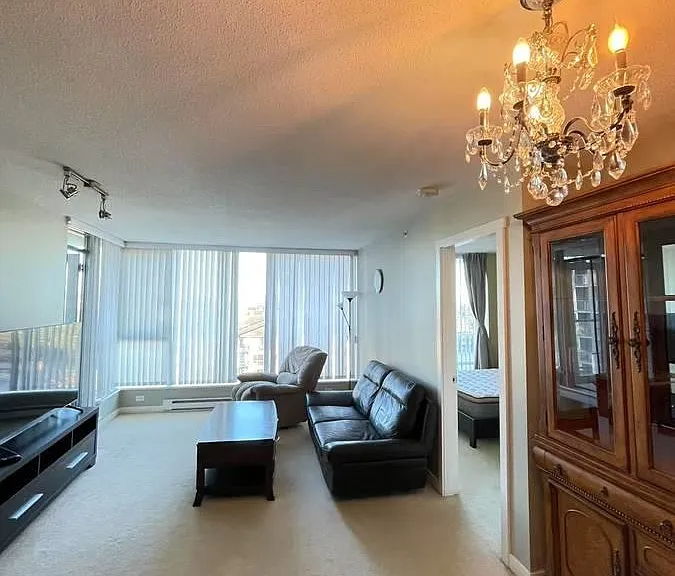 5088 Kwantlen St — Photo 5