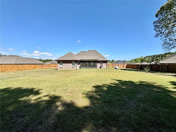 5th image of 102 Madalyn Dr