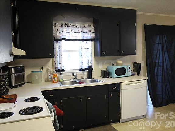 5th image of 107 Pine Tree Rd